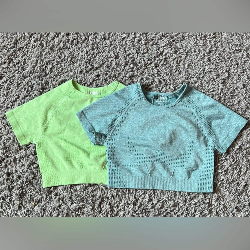 Cropped Workout Tops (set of 2)
